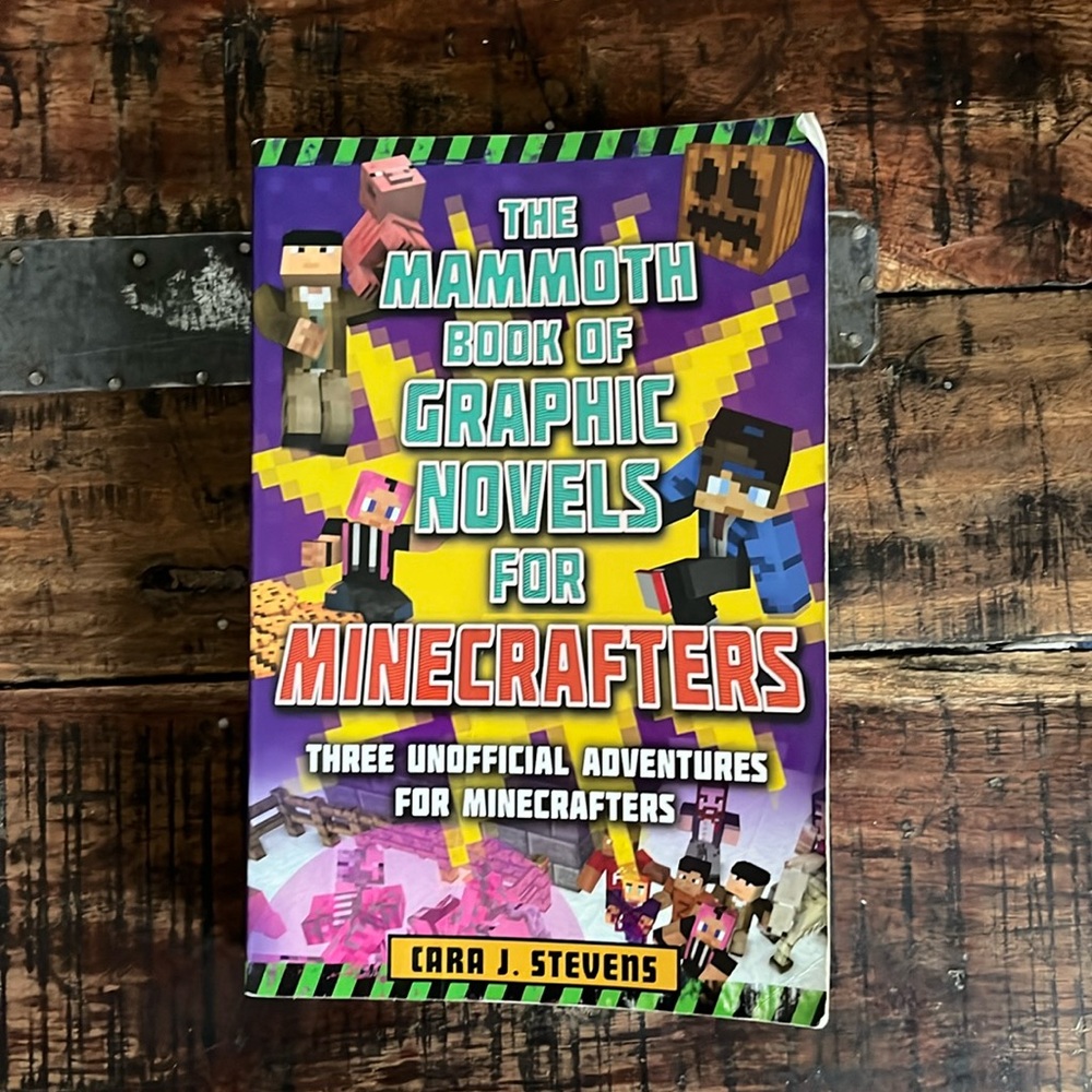 The Mammoth Book of Graphic Novels for Minecrafters: Three Unofficial Adventures